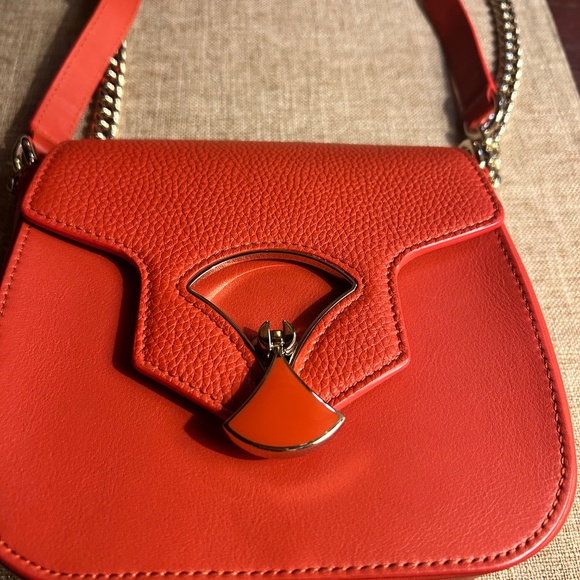 Bvlgari Divas Dream Flap Cover Chain Cross Bag - Picture 15 of 16